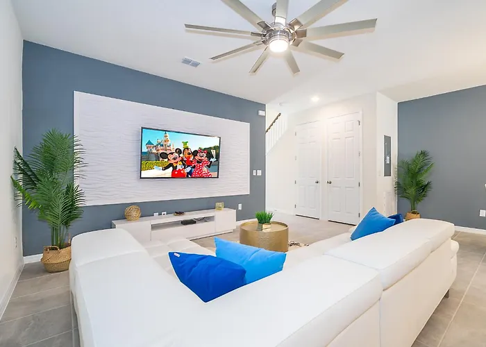 Luxury Townhouses 18 Minutes Away From Disney!