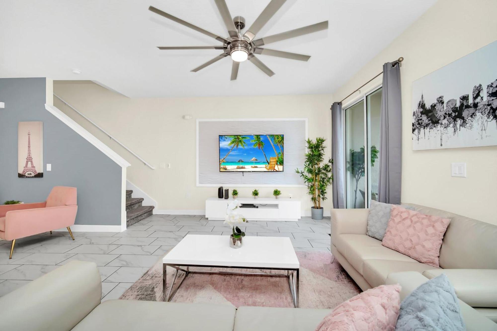 Holiday home Luxury 18 Minutes Away From Disney!