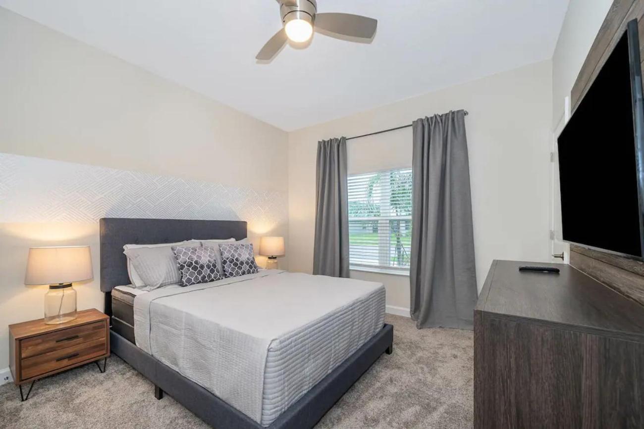 Holiday home Luxury 18 Minutes Away From Disney! *