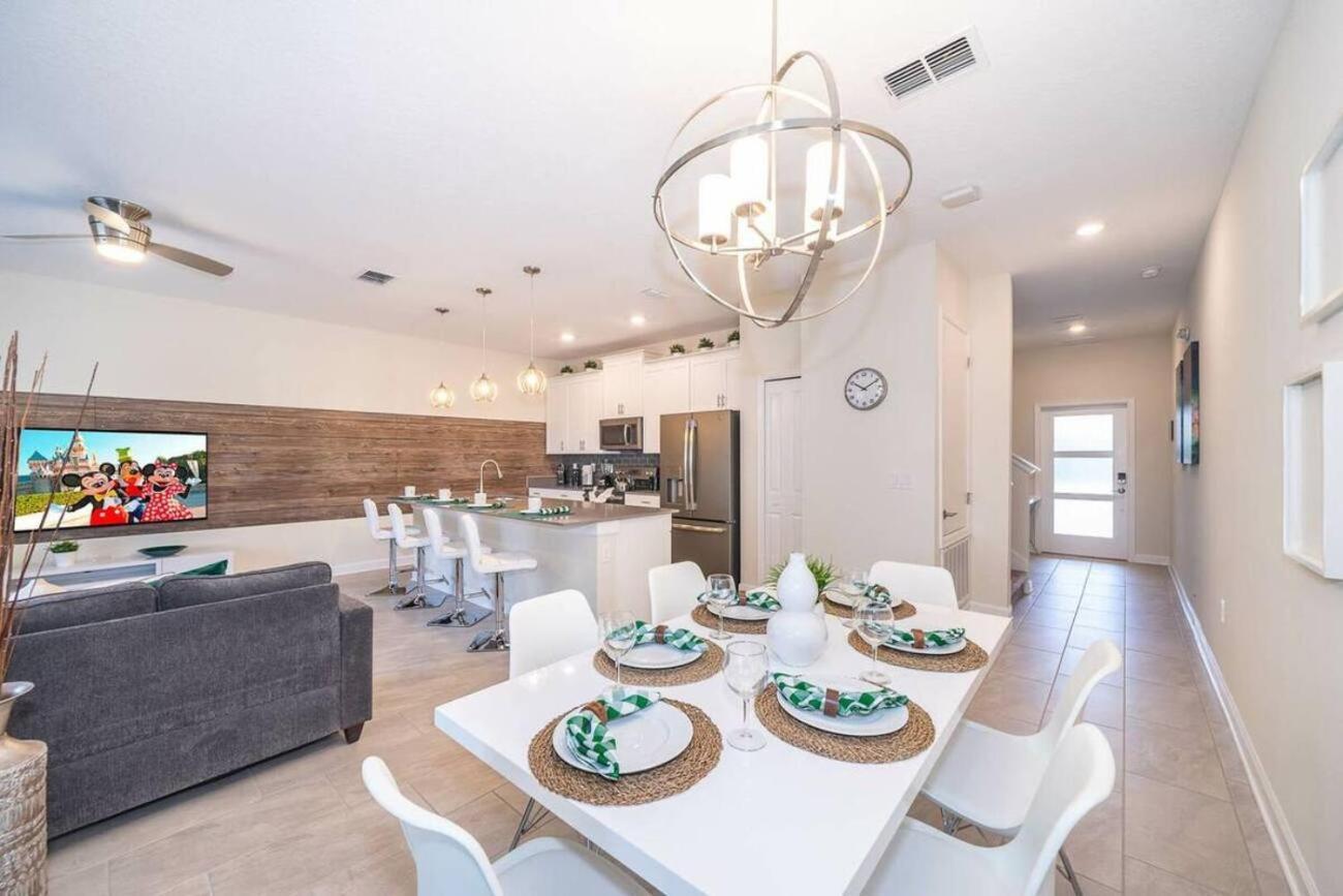 Luxury 18 Minutes Away From Disney! * Kissimmee