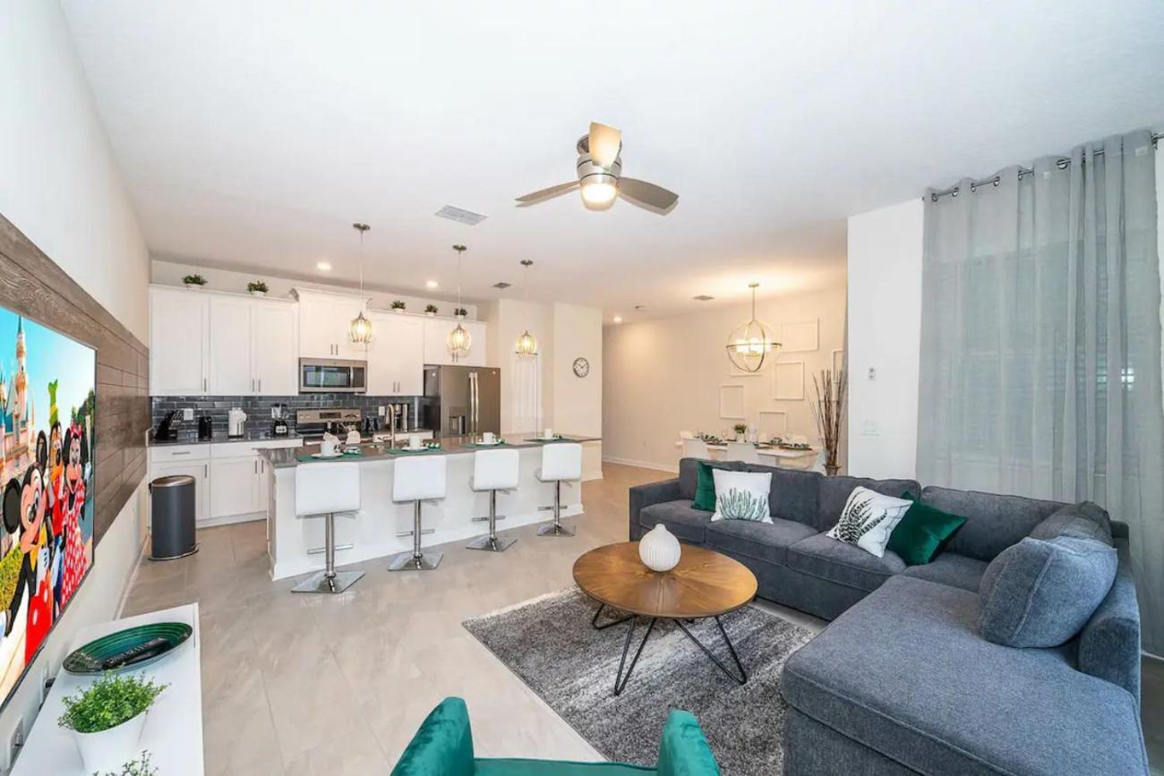Holiday home Luxury 18 Minutes Away From Disney!