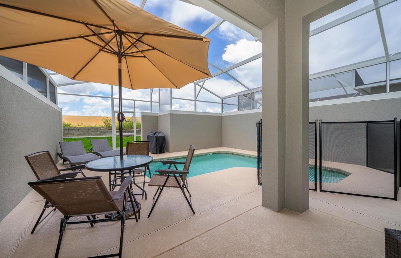 Luxury 18 Minutes Away From Disney! Kissimmee