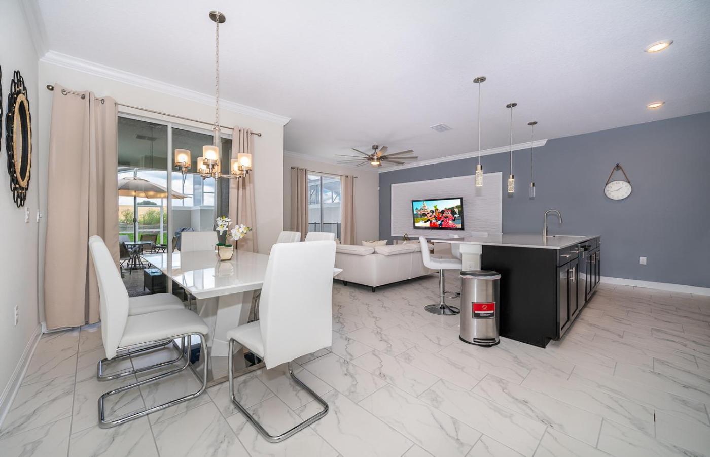 Luxury 18 Minutes Away From Disney! * Kissimmee